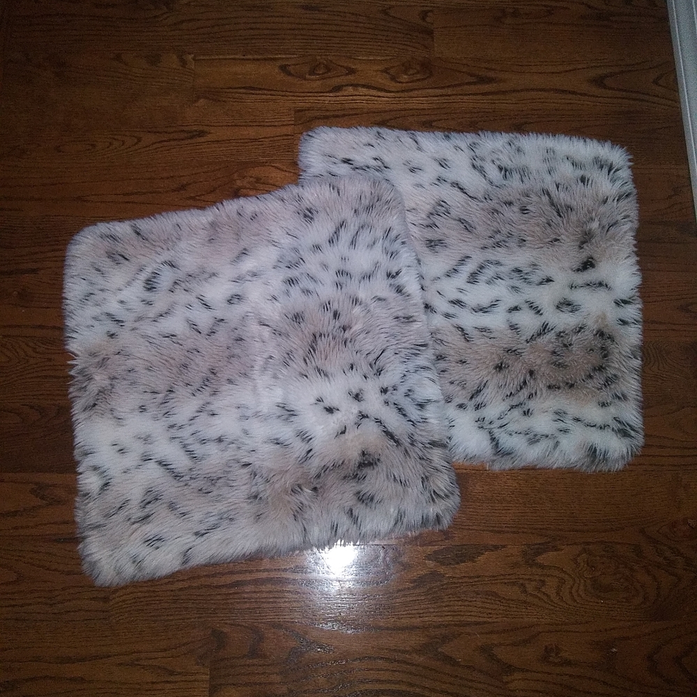 Pair Of Oeko-Tex Faux Fur Pillow Covers